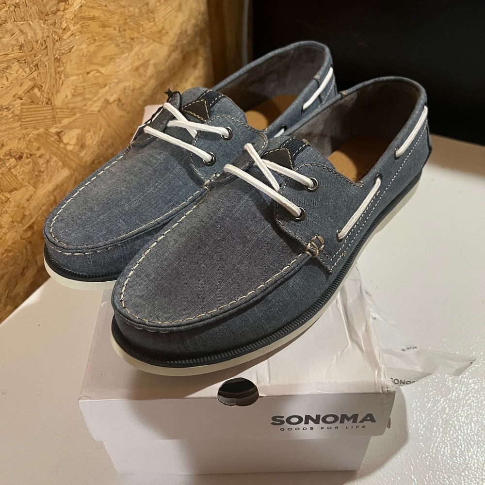 Sonoma Boat Shoes with lace up design - Picture 7 of 8